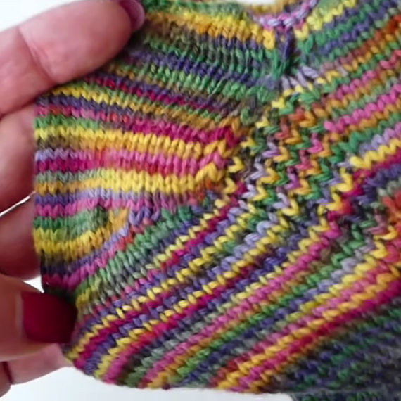 Toe-Up Käppchenferse und Hufeisenferse - Nadelspiel | Anleitung | Wolle Supersocke 100 Linie 3 Color 4-fach  | Stricken | Sylvie Rasch