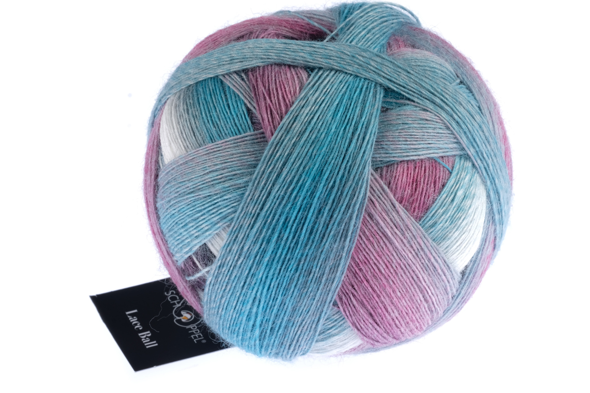Lace Ball von Schoppel