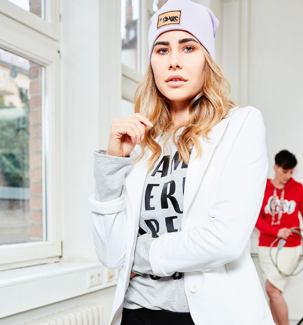 Athleisure - It-pieces aus Jersey, Sweat & Co. nähen. Mit Styleguide. In den Größen 34 - 46. Mit Schnittmusterbogen. Über 150 Designbeispiele. Mit Plottermotiven